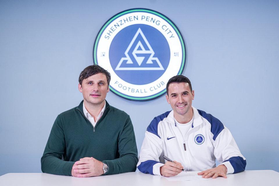 深圳新鹏城强阵曝光！中场集齐三大跑男，媒体人：新赛季望6抢4